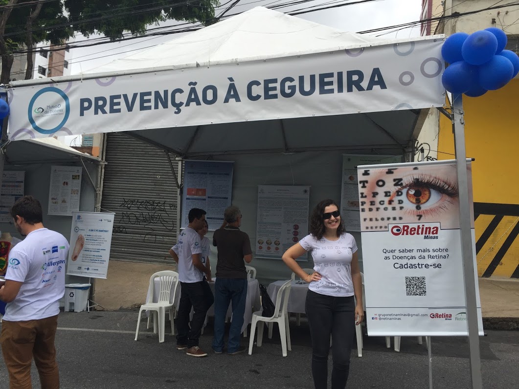 #PraCegoVer imagem da tenda "Prevenção à cegueira" com o Banner do Grupo Retina Minas