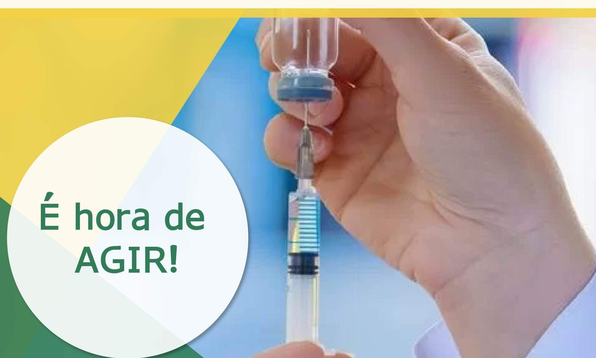 #DescriçãoDaImagem imagem de uma pessoa segurando um sirinfa de medicamento. Está escrito: "Consulta Pública 50/2020 para Edema Macular Diabético É hora de AGIR! #olheparaessacausa" e há a logo da Retina Brasil