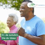 imagem de uma senhora e um senhor sorrindo e correndo. Está escrito: "01 de outubro Dia do Idoso" e há as logos da Retina Brasil e da Novartis